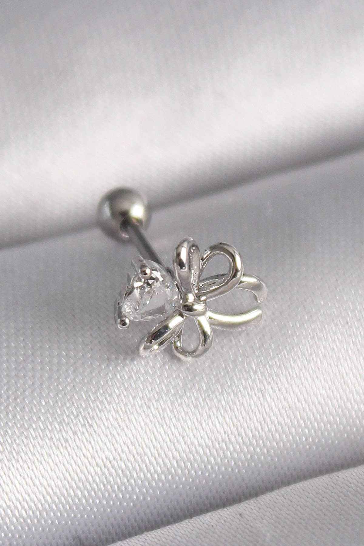 Çelik Gümüş Renk Zirkon Taş Detay Kurdele Model Tragus Piercing
