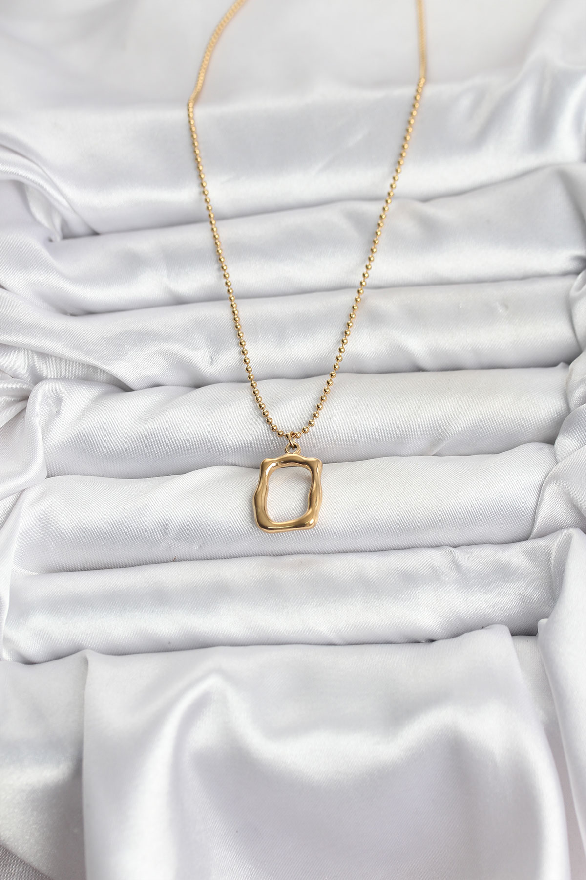 Çelik Zincir Gold Renk Model Kadın Kolye 3