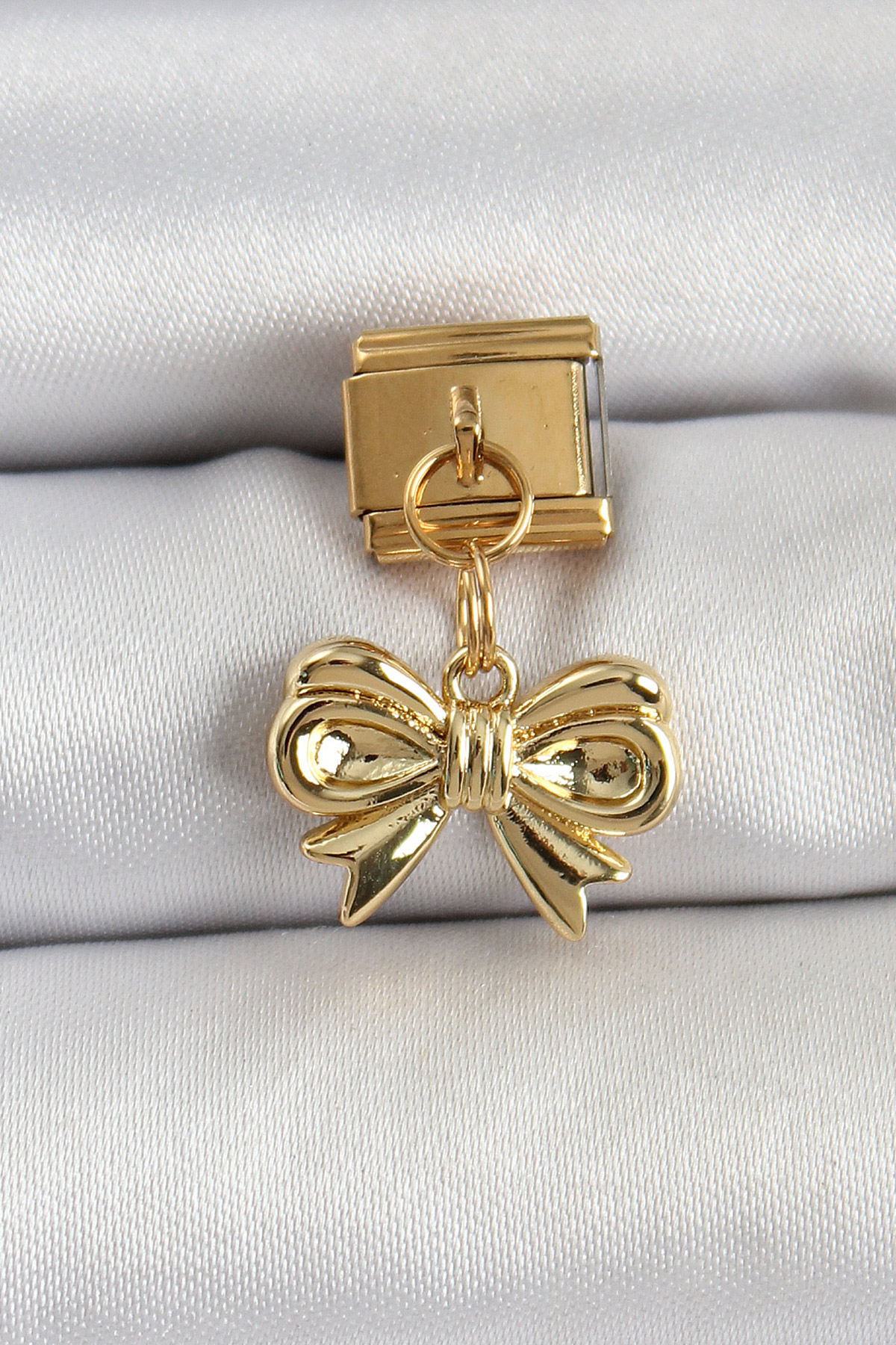 Çelik Sallantılı Fiyonk Model Gold Renk Nomination Charm