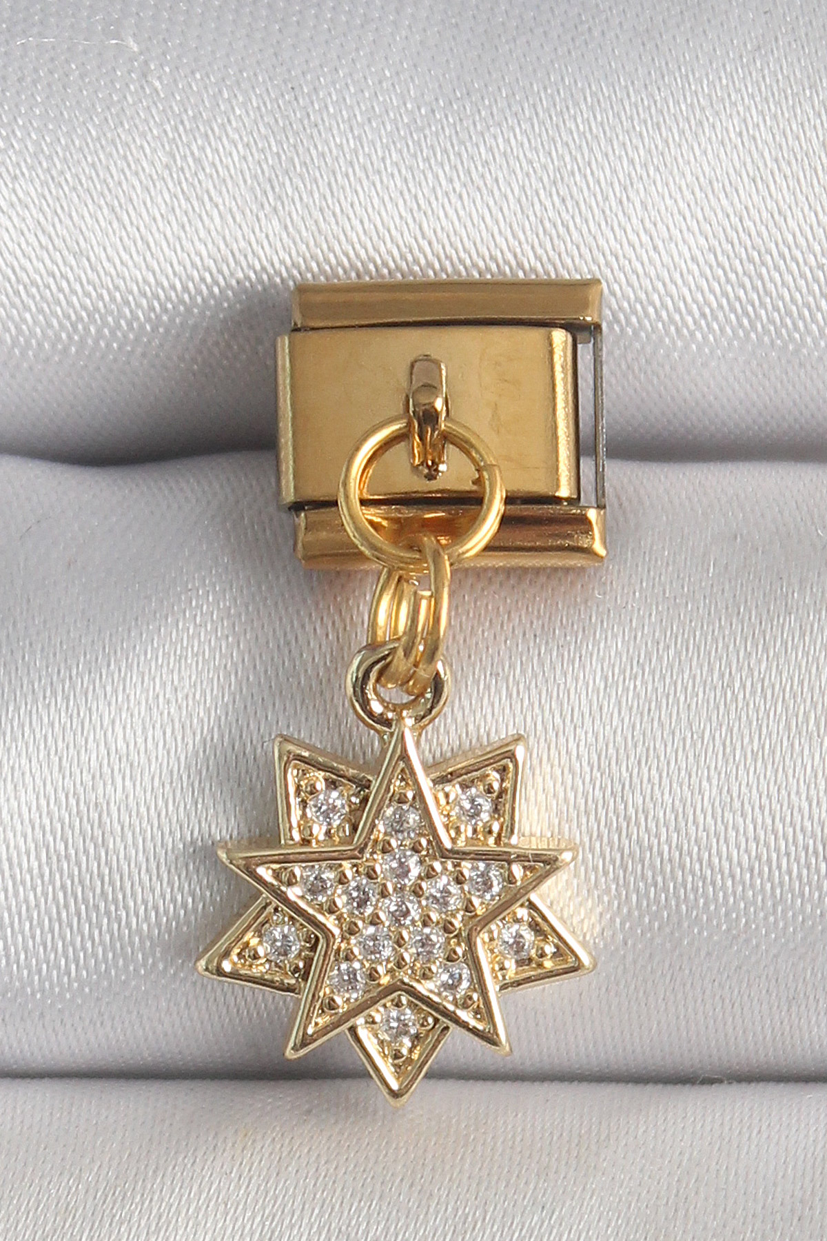 Çelik Gold Renk Sallantı Zirkon Taşlı Yıldız Model Nomination Charm