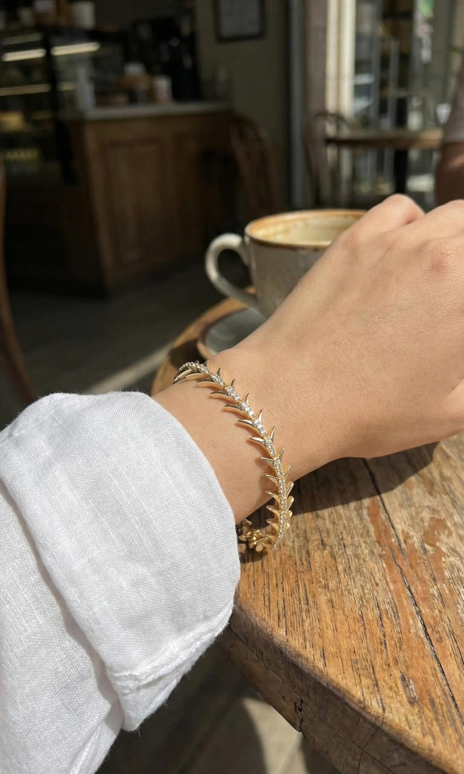 Pirinç Gold Renk Balık Sırtı Model Zirkon Taşlı Kadın Bileklik 3