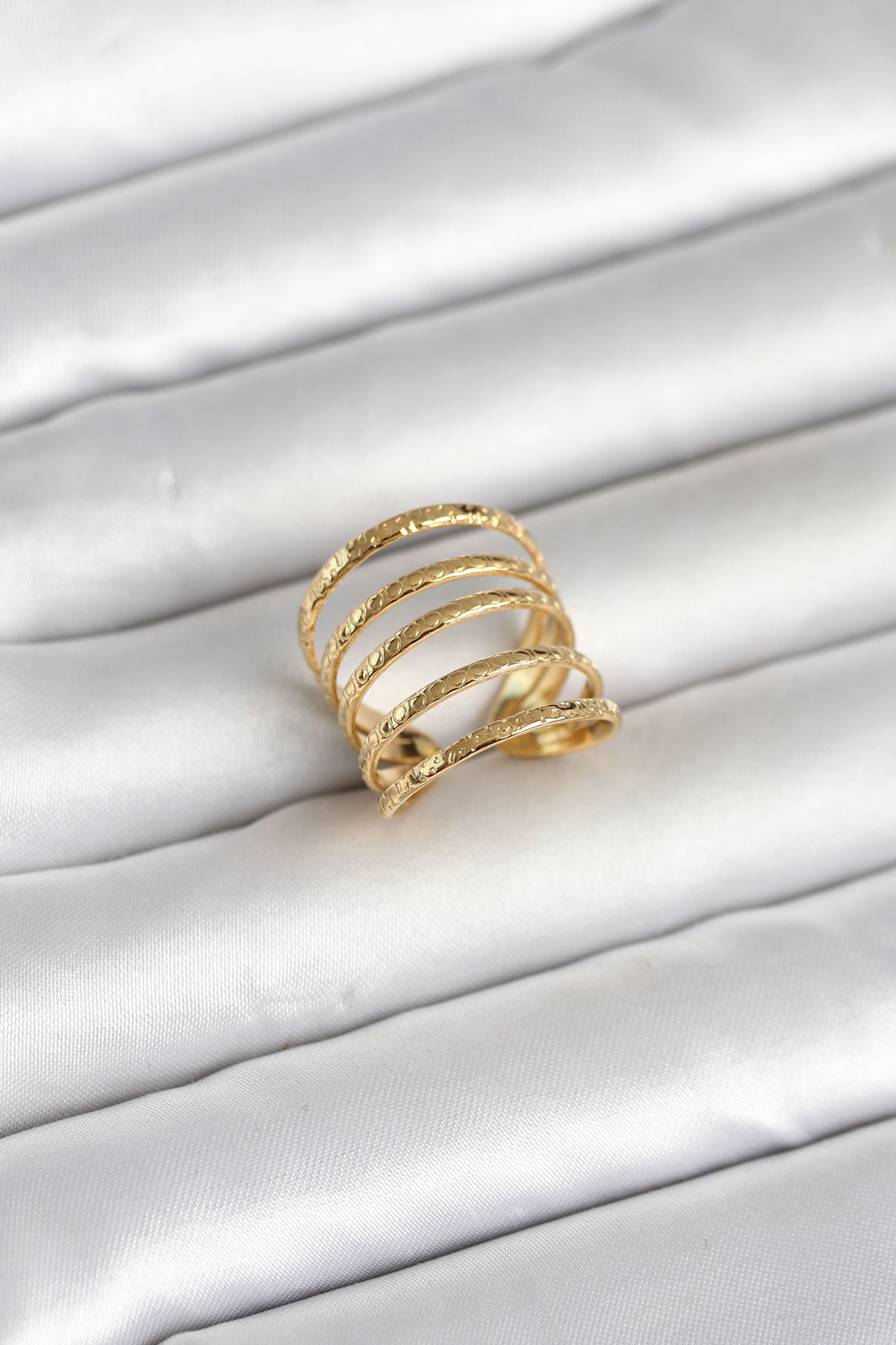 Çelik Gold Renk Sıralı Model Kadın Yüzük