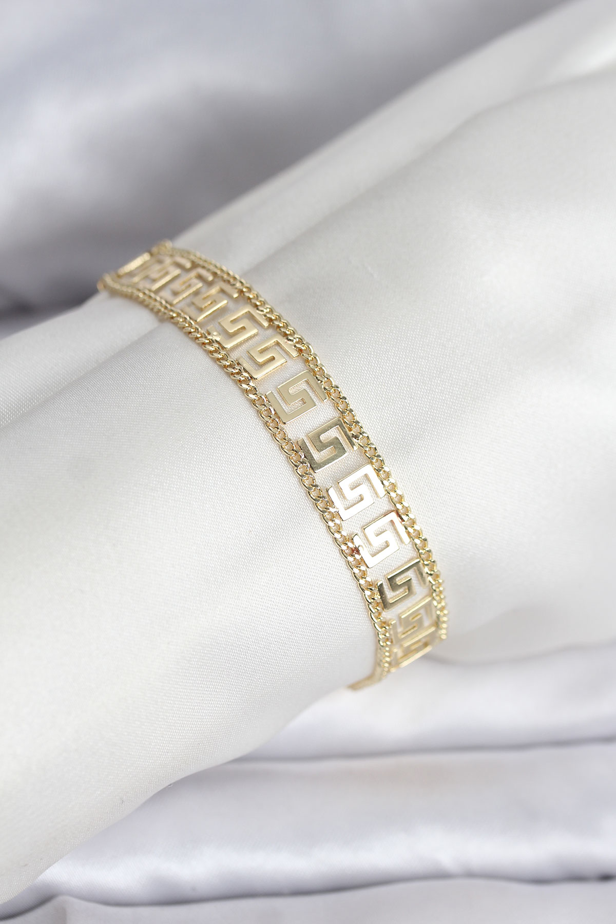 Çelik Gold Renk Labirent Model Kadın Bileklik