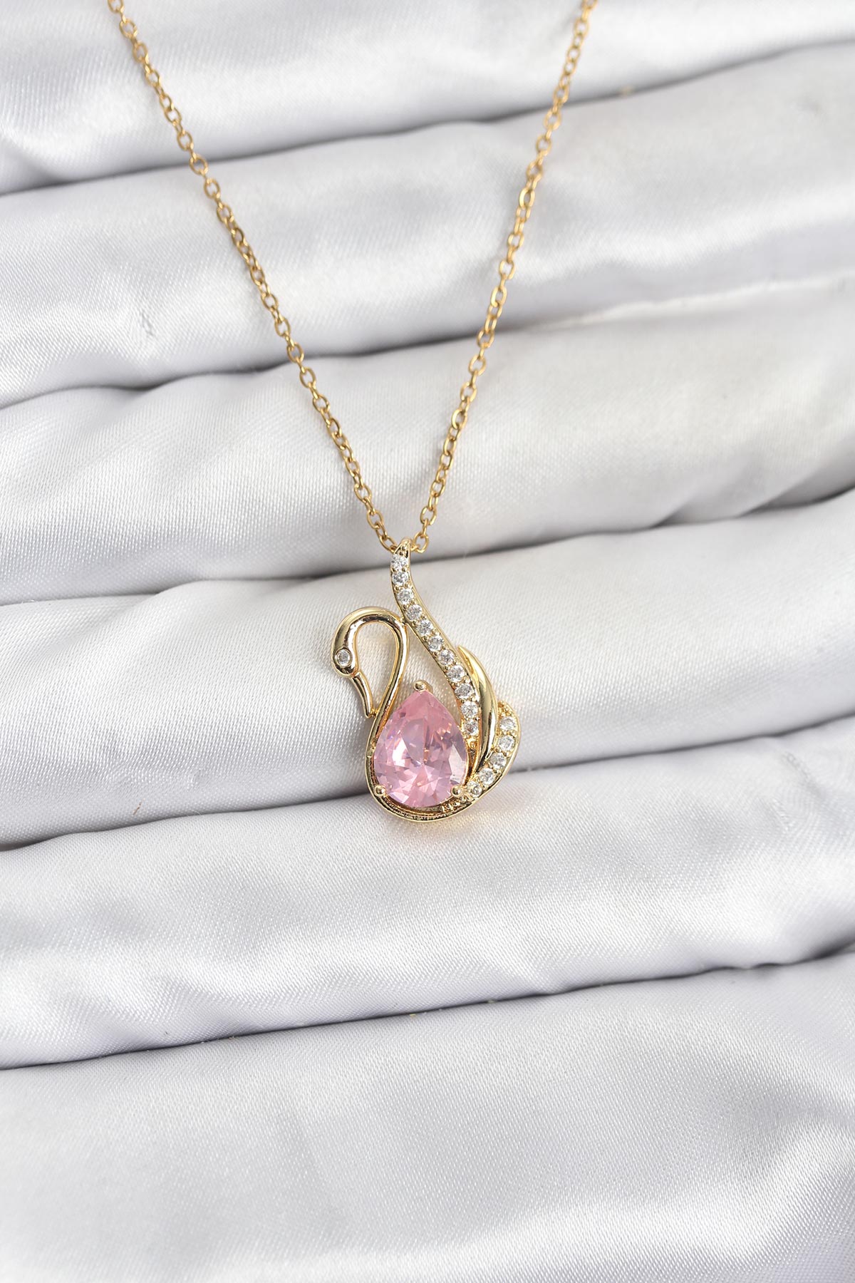 Çelik Zincir Gold Renk Pembe Kuğu Model Zirkon Taşlı Kadın Kolye