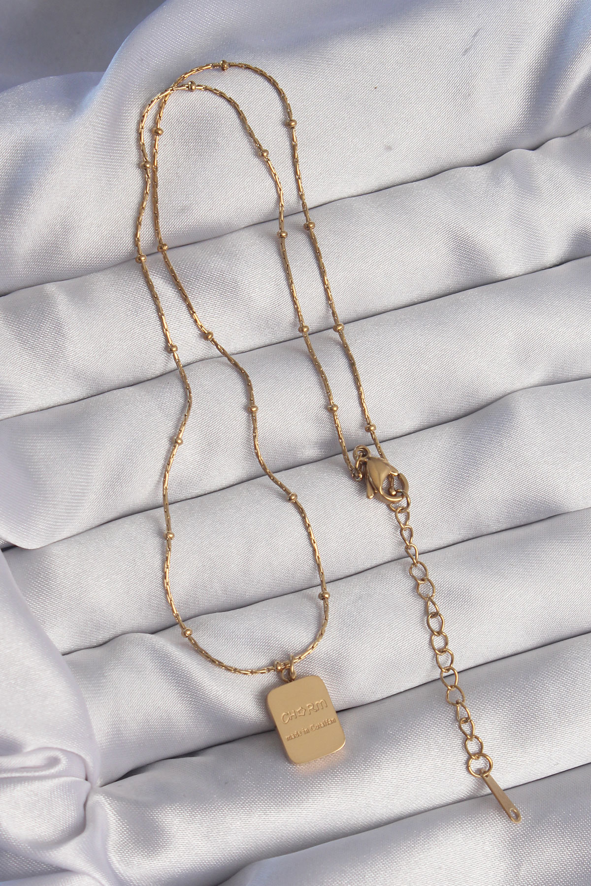 Çelik Gold Renk Kare Charm Model Kolye 2