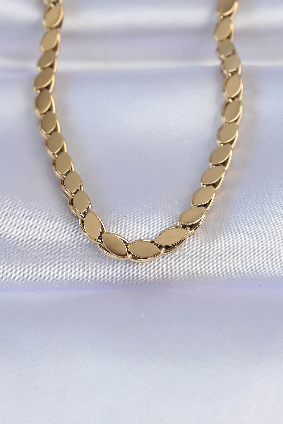 Çelik Gold Renk Arpa Model Kolye