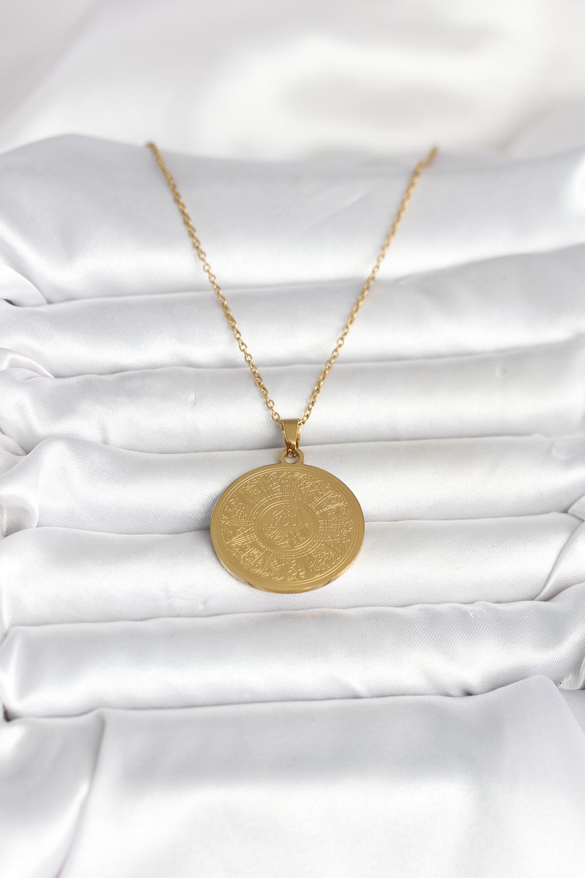 Çelik Gold Renk Ayetel Kürsi Yazılı Kolye 2