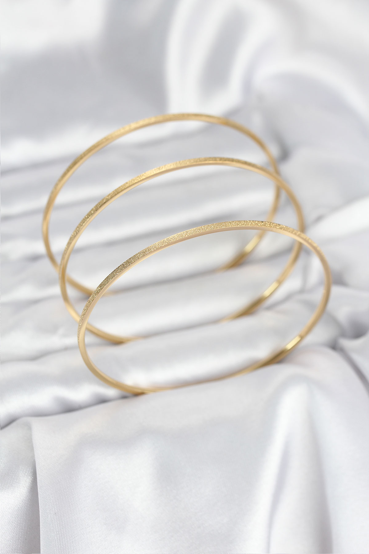 Çelik Gold Renk Simli Model Ajda 65 mm Kadın Bileklik 2