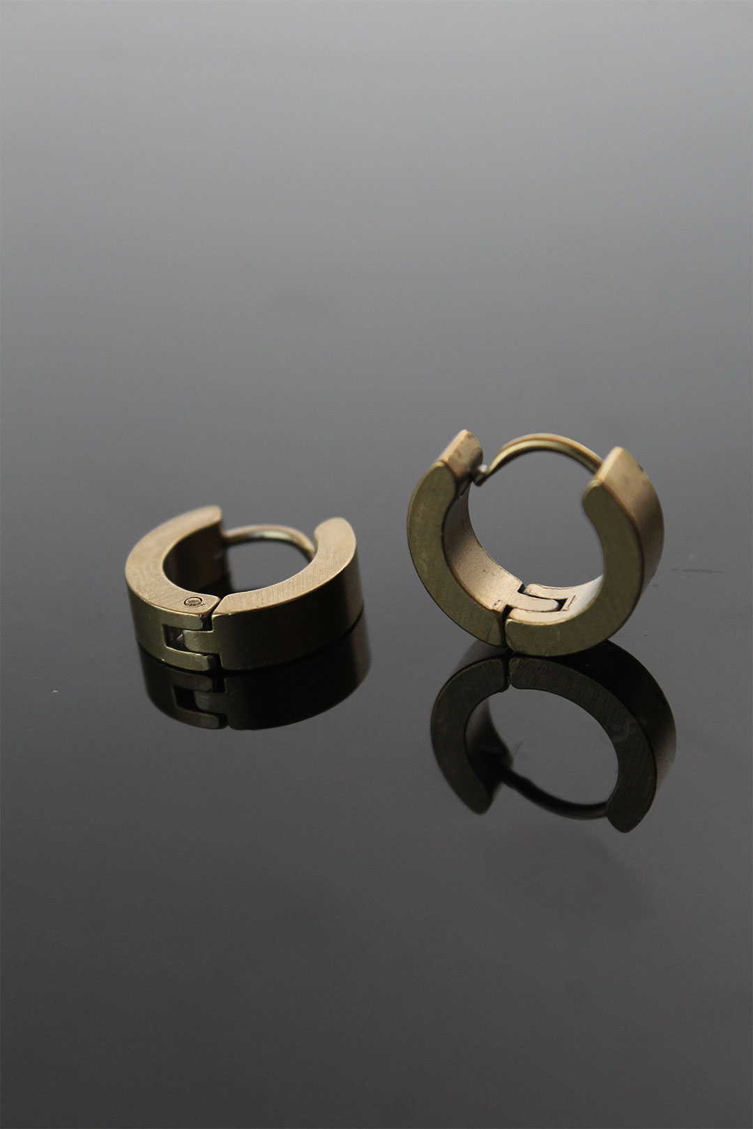 Çelik Gold Renk Halka Model Çift Küpe