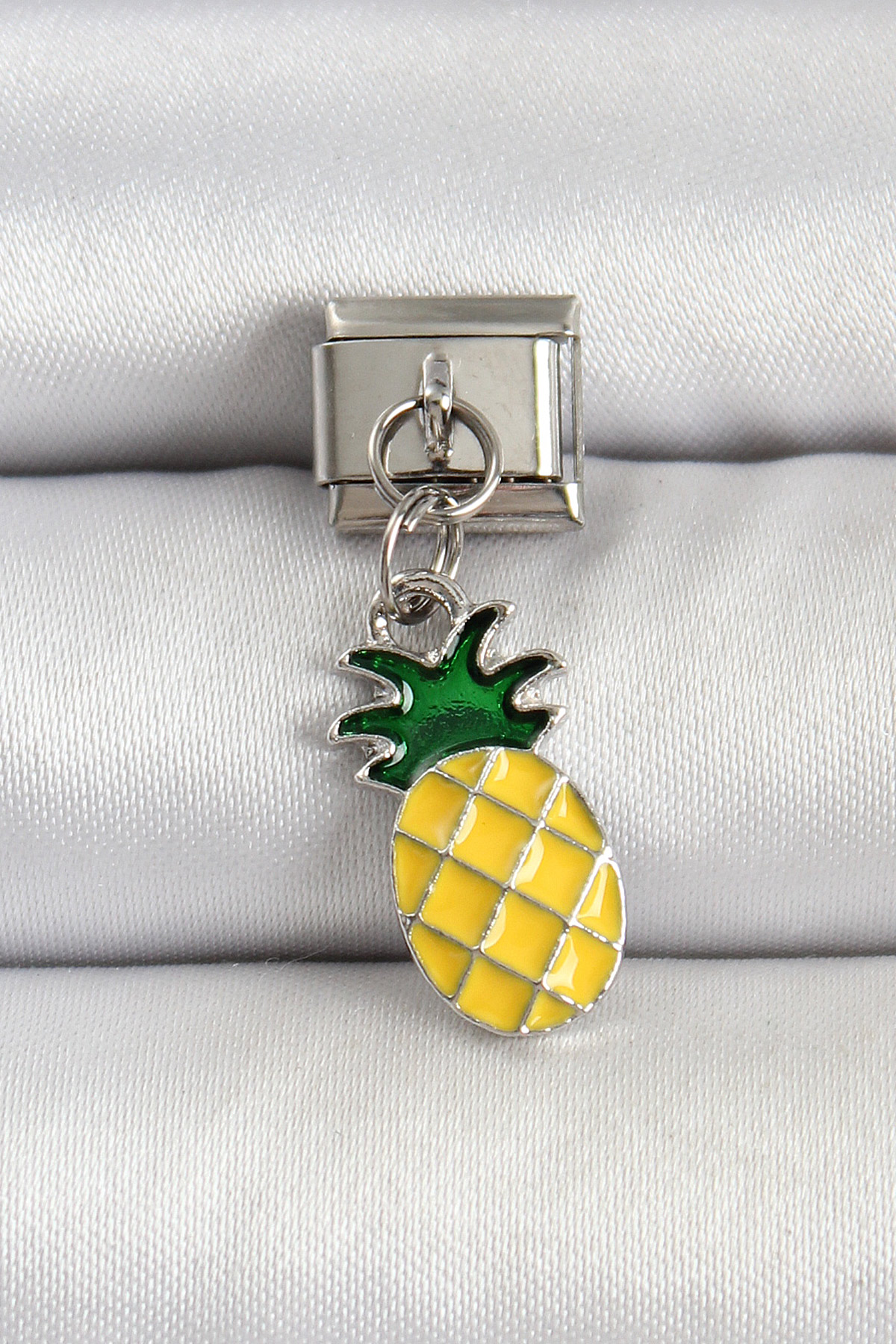 Çelik Gümüş Renk Ananas Model Nomination Charm
