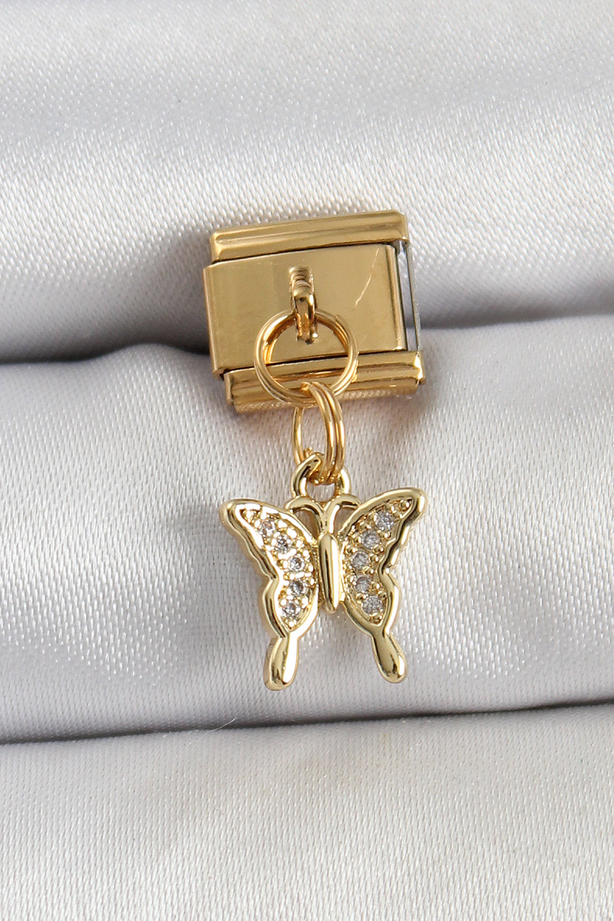 Çelik Sallantılı Zirkon Taşlı Kelebek Model Gold Renk Nomination Charm
