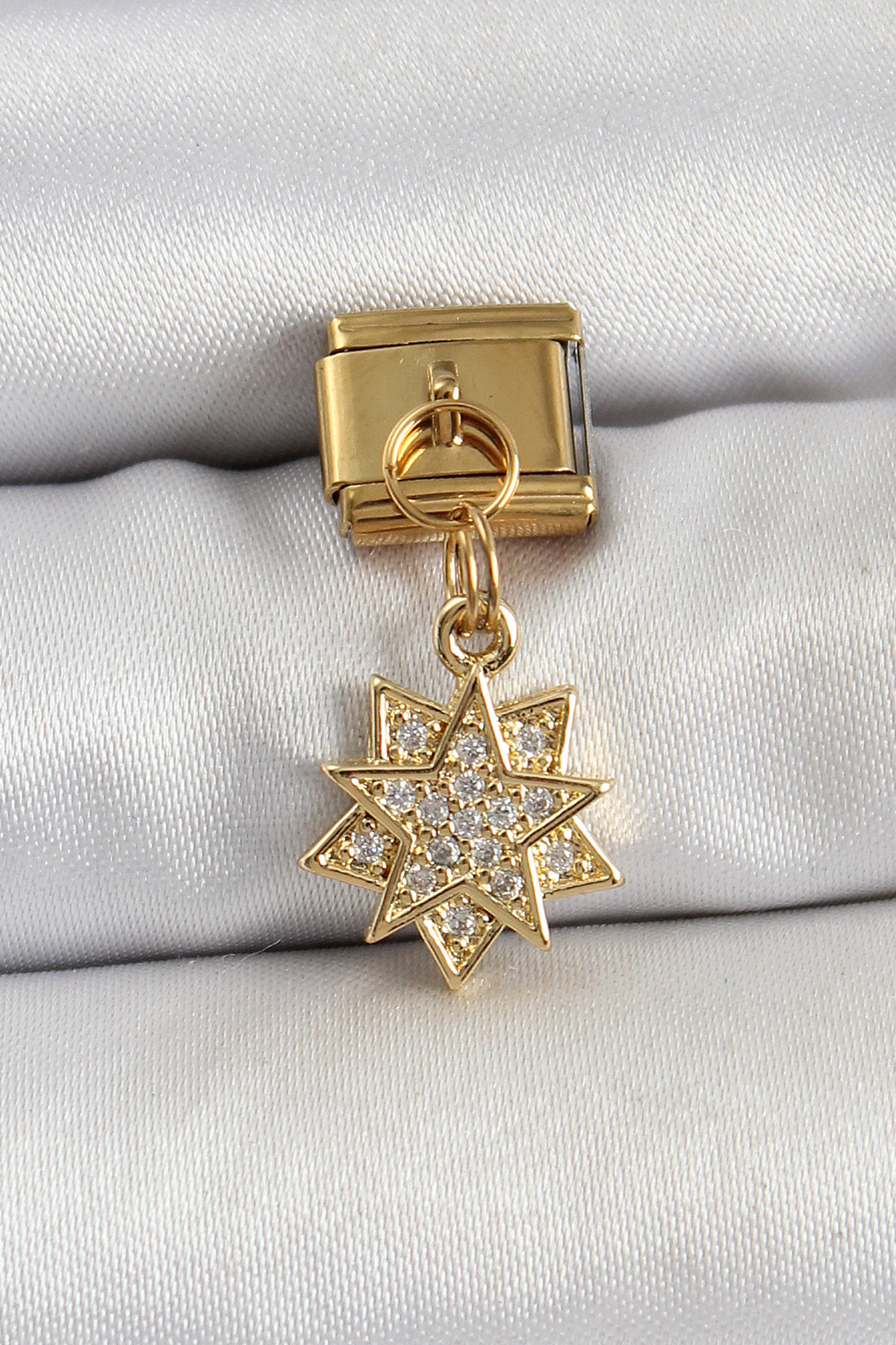 Çelik Sallantılı Zirkon Taşlı Yıldız Model Gold Renk Nomination Charm