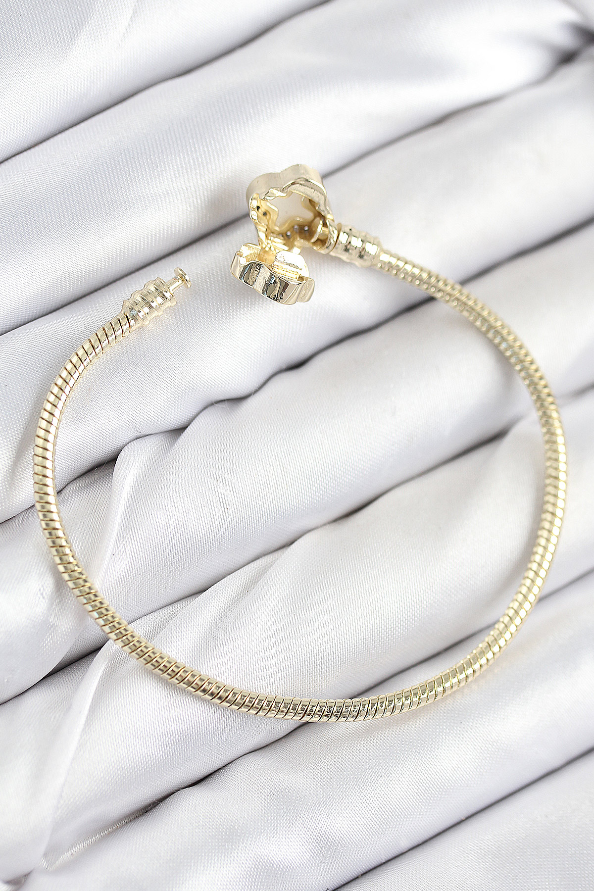 Pirinç Charm Zirkon Taşlı Yonca Model Gold Renk Kadın Bileklik 2