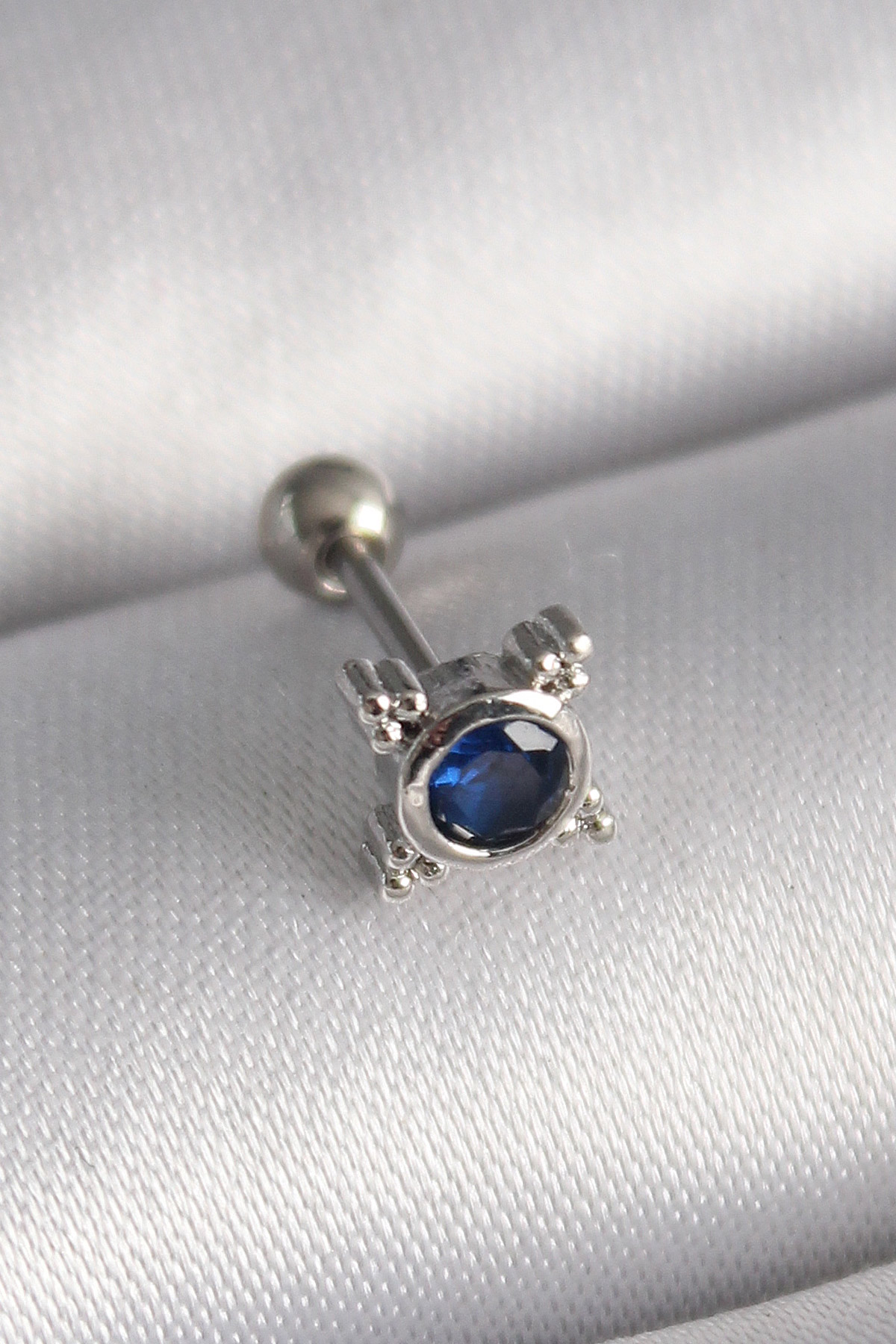 Çelik Gümüş Renk Mavi Zirkon Taşlı Tragus Piercing