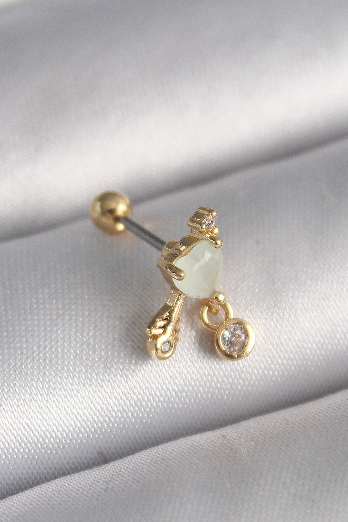 Çelik Gold Renk Beyaz Mineli Kalp Sallantı Zirkon Taşlı Tragus Piercing