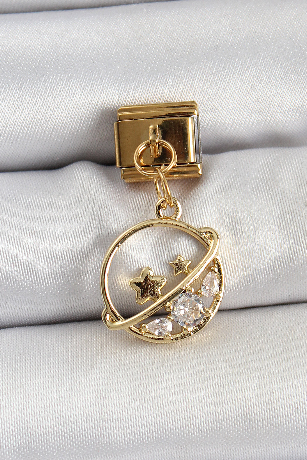 Çelik Sallantılı Zirkon Taşlı Satürn Model Gold Renk Nomination Charm