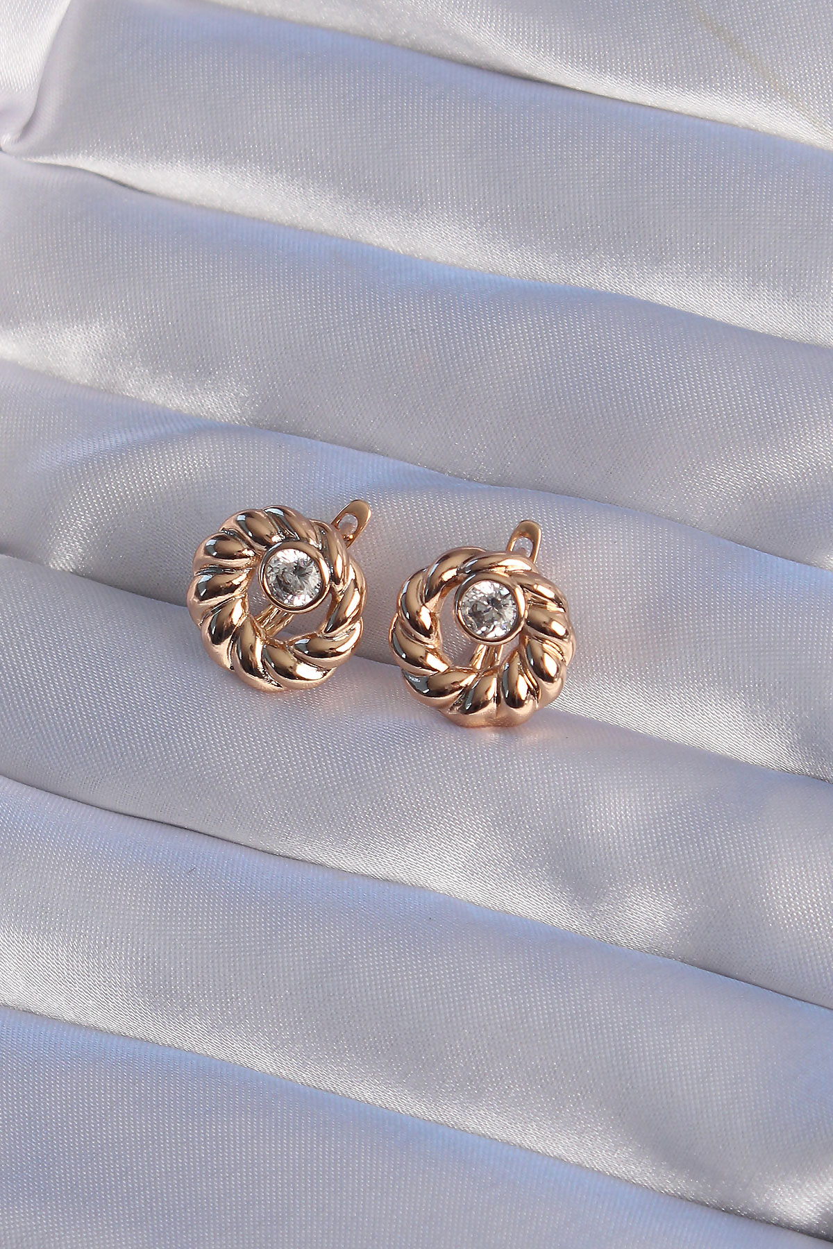Rose Renk Oval Zirkon Taşlı Burgu Model Küpe 2