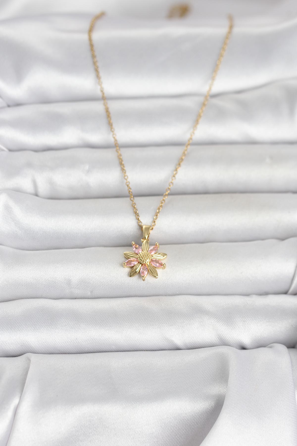 Çelik Zincir Gold Renk Pembe Papatya Model Kadın Kolye