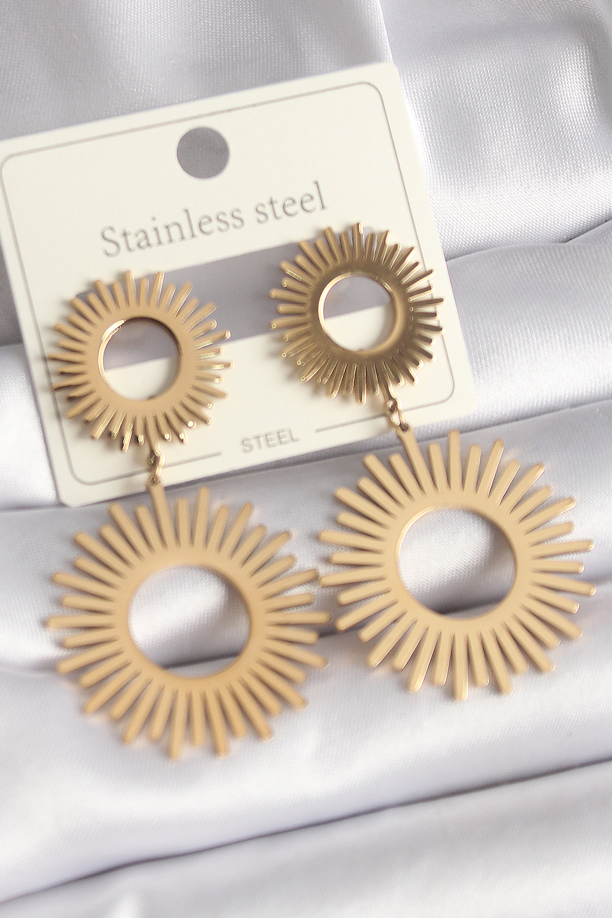 Çelik Gold Renk Güneş Model Kadın Küpe