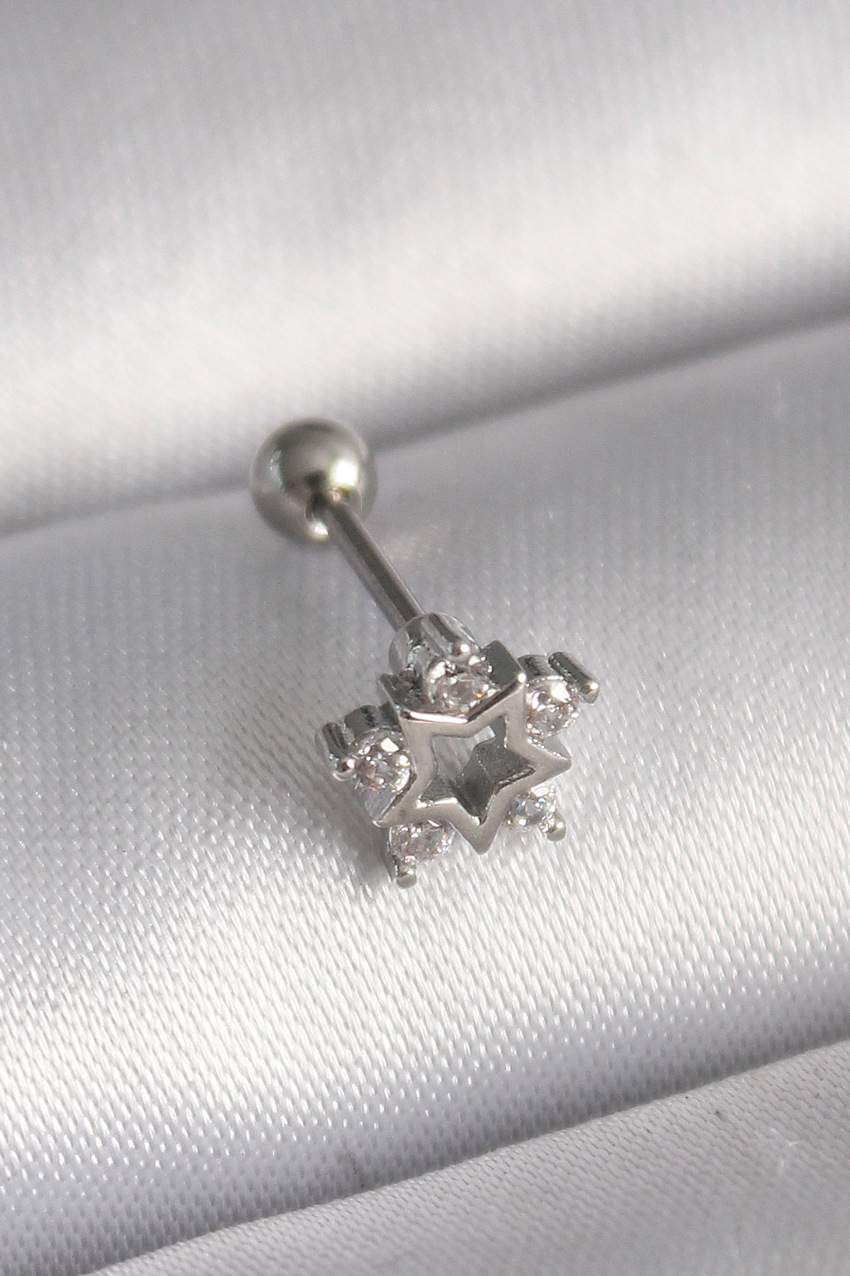 Çelik Gümüş Renk Zirkon Taşlı Yıldız Model Tragus Piercing