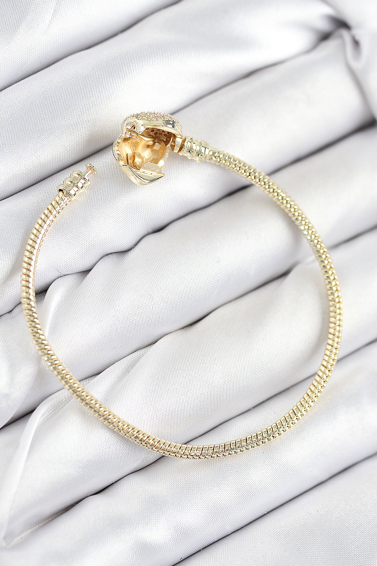 Pirinç Charm Zirkon Taşlı Kalp Model Gold Renk Kadın Bileklik 2