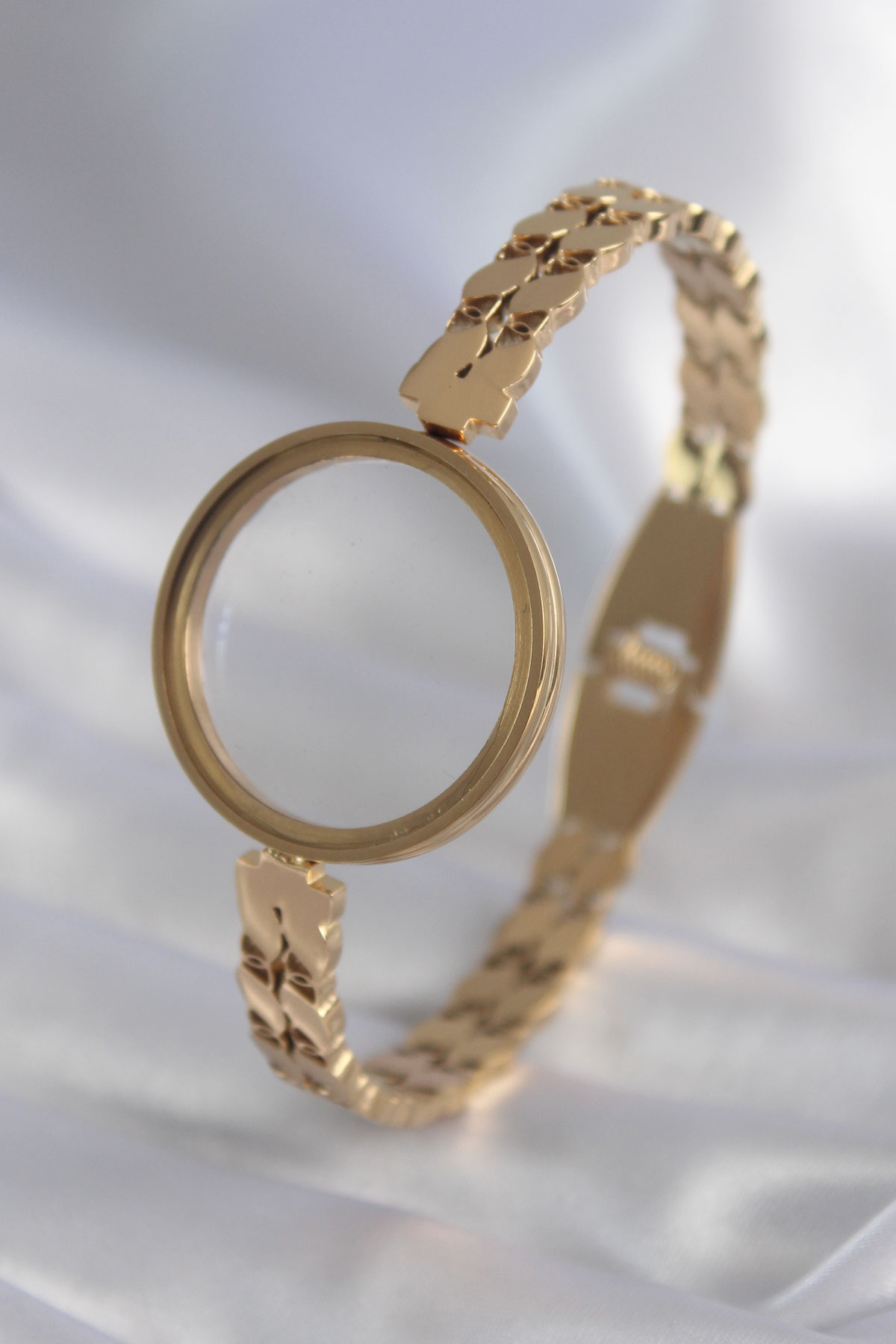 Çelik Gold Renk Arpa İşleme Açılabilir Fanus Model Kadın Kelepçe