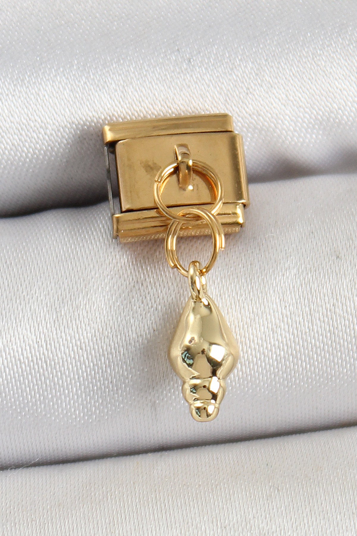 Çelik Sallantılı Deniz Kabuğu Model Gold Renk Nomination Charm