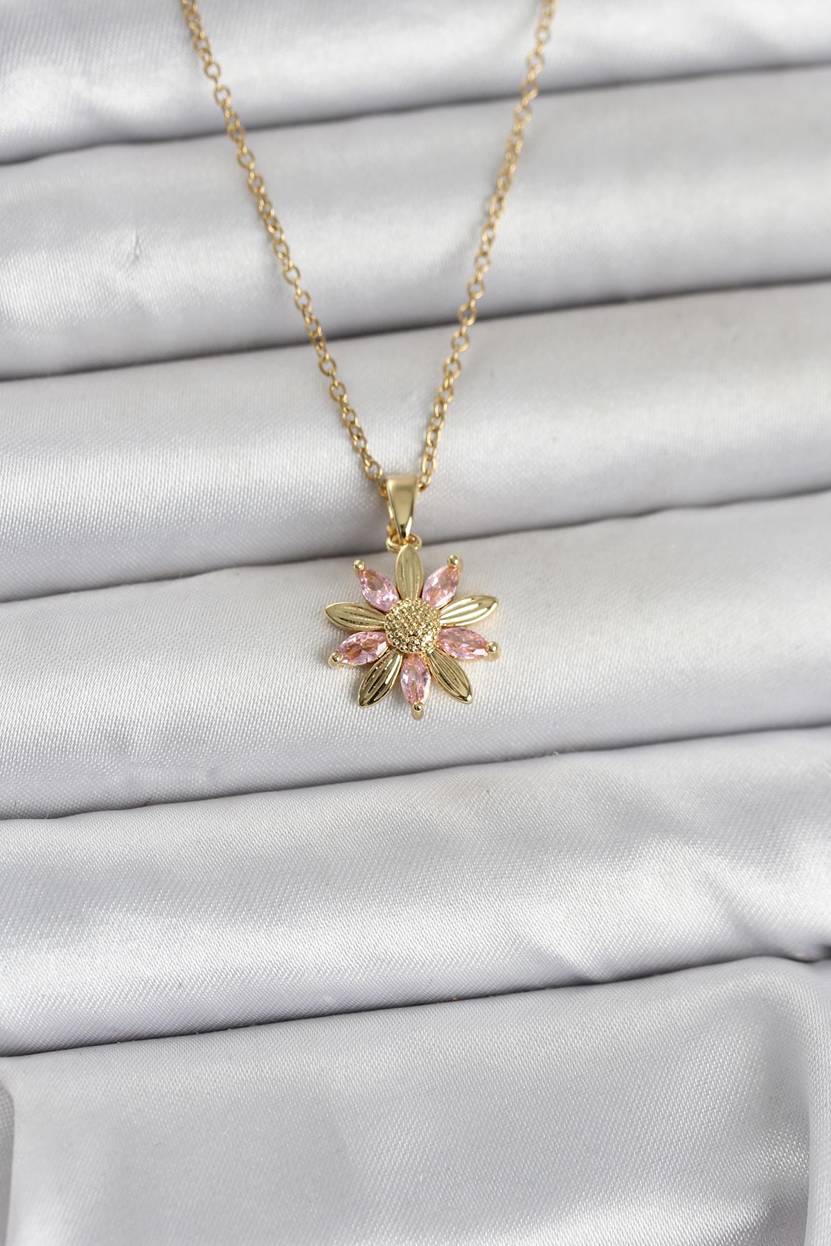Çelik Zincir Gold Renk Pembe Papatya Model Kadın Kolye
