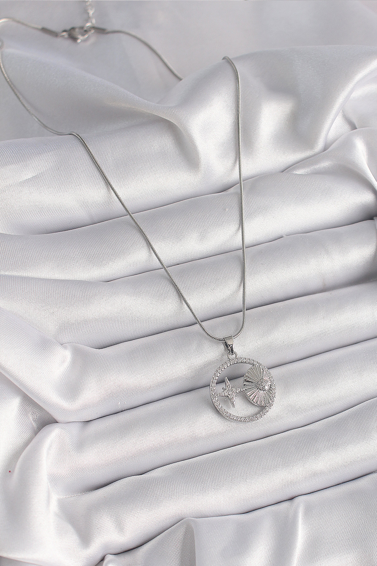 Çelik Gümüş Renk Zincir Zirkon Taşlı Yıldız Madalyon Model Kadın Kolye 1
