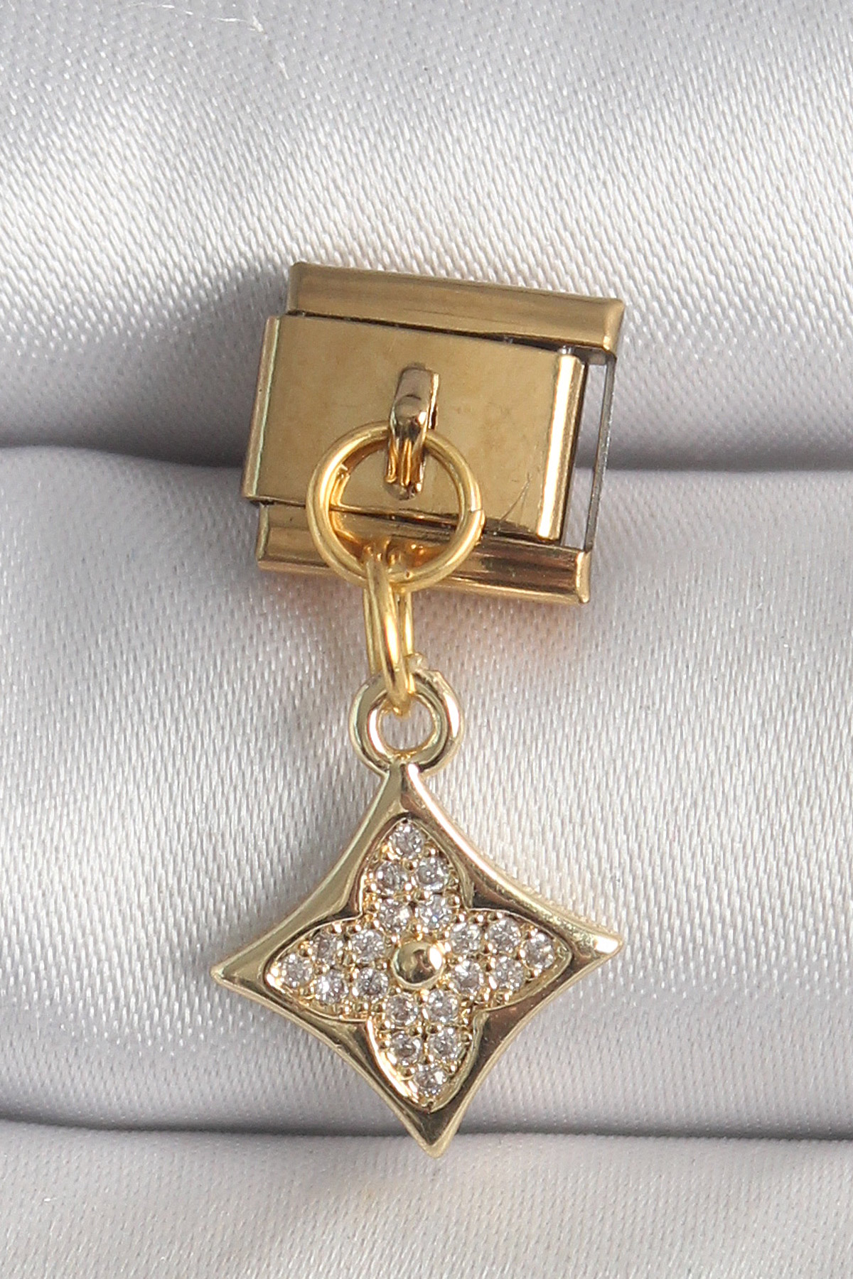Çelik Gold Renk Sallantı Zirkon Taşlı Çiçek İşlemeli Nomination Charm