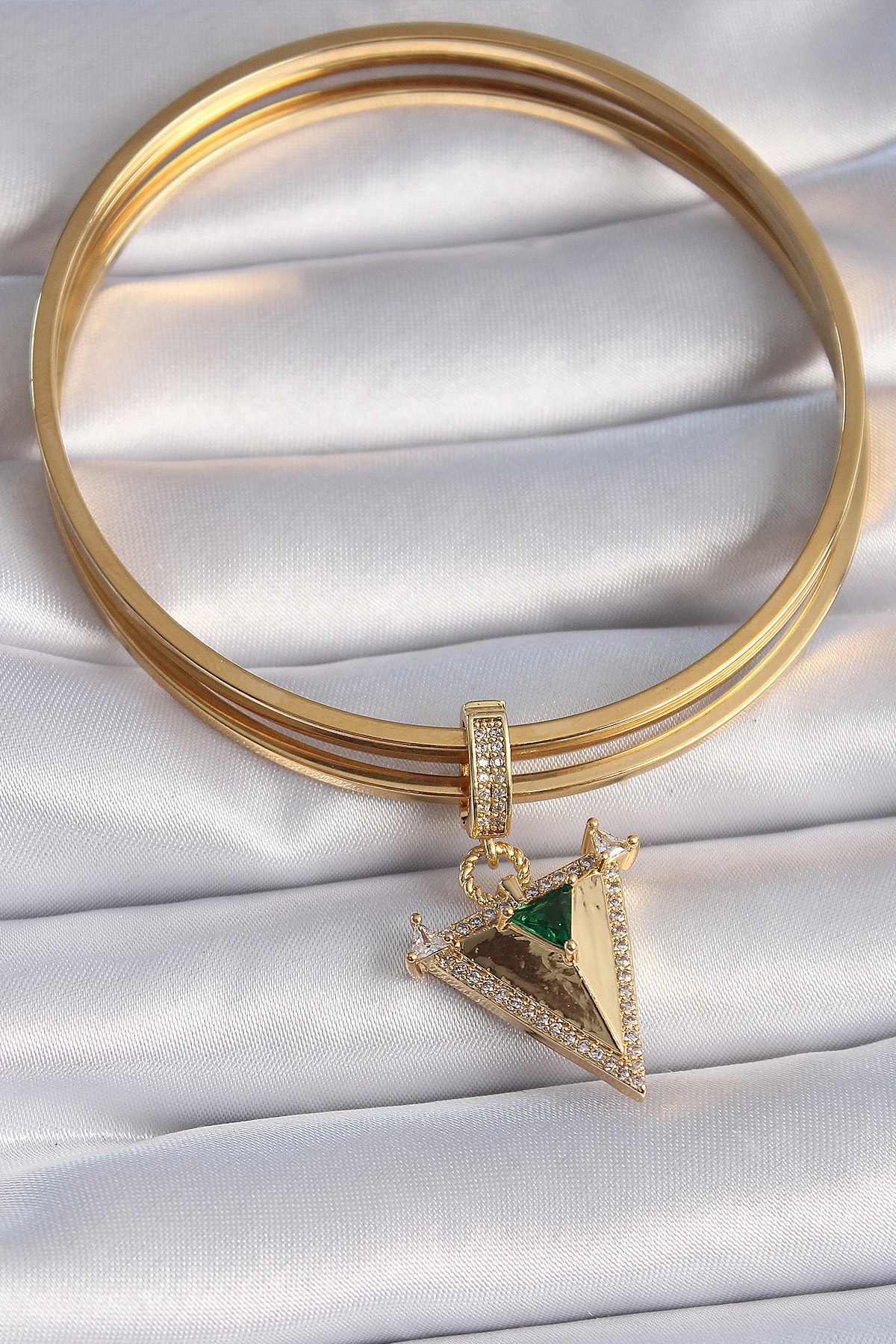 Pirinç Gold Renk Zirkon Taşlı 3D Üçgen Model Ajda Charm 1
