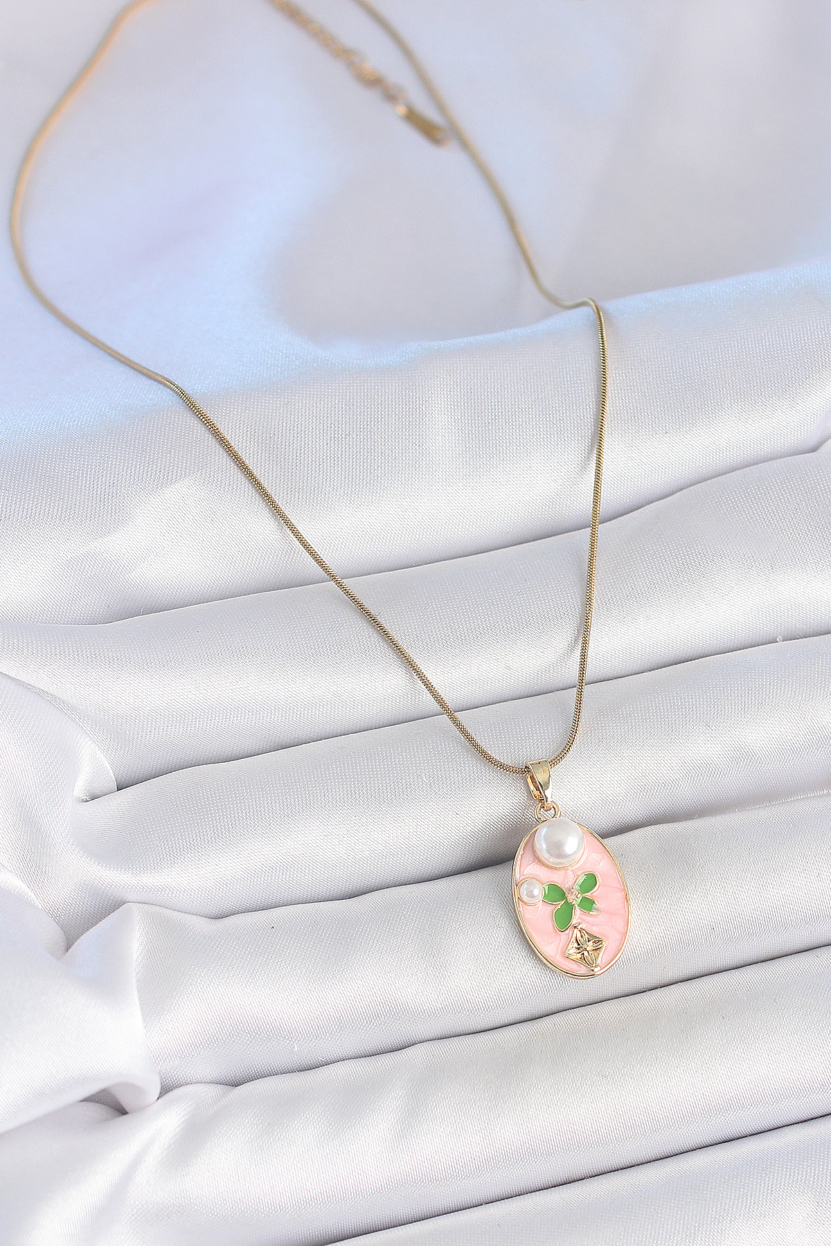 Çelik Gold Renk Zincir Pembe Mineli Oval İncili Çiçek İşlemeli Portre Model Kadın Kolye 2
