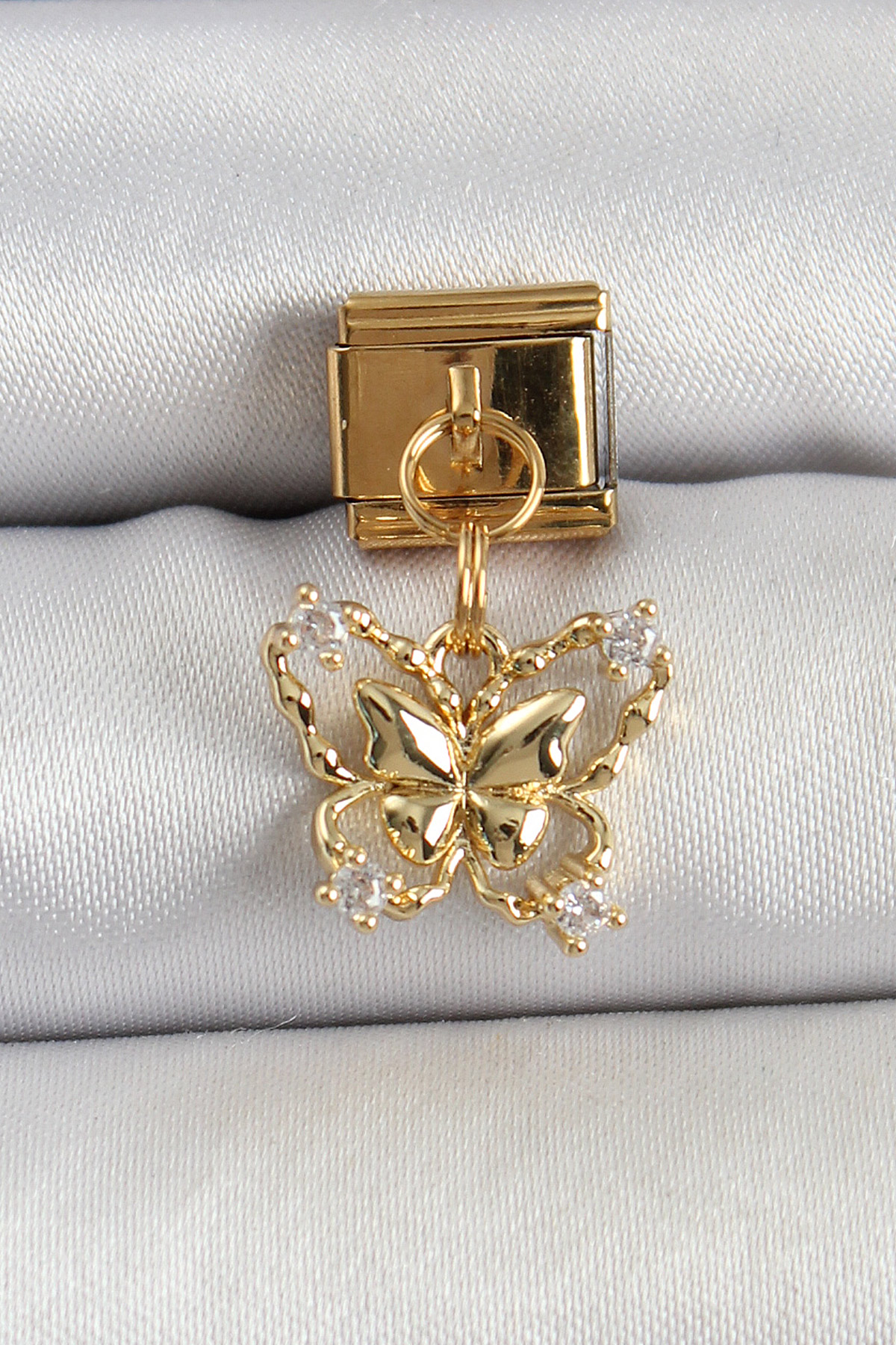 Çelik Sallantılı Zirkon Taşlı Kelebek Model Gold Renk Nomination Charm