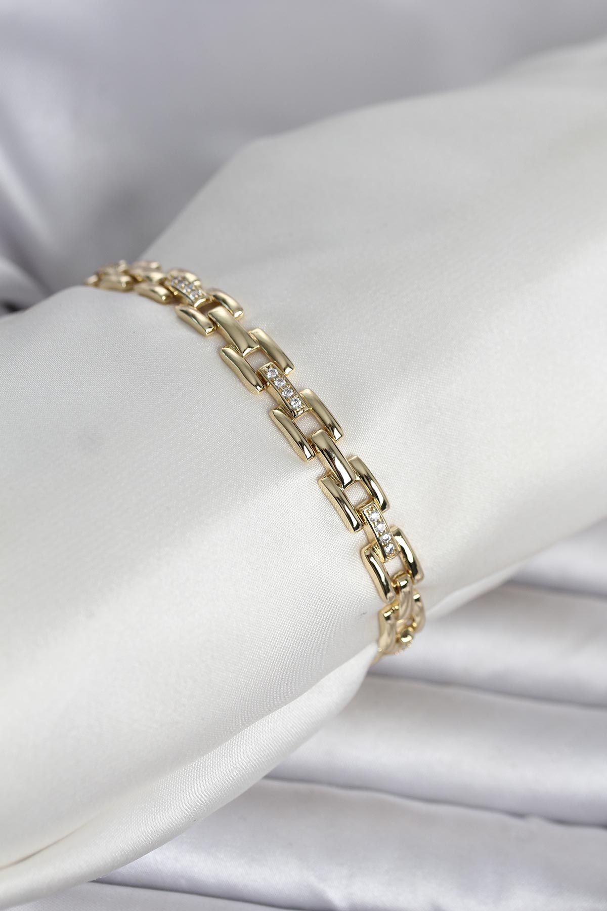 Zincir Model Gold Renk Kadın Bileklik