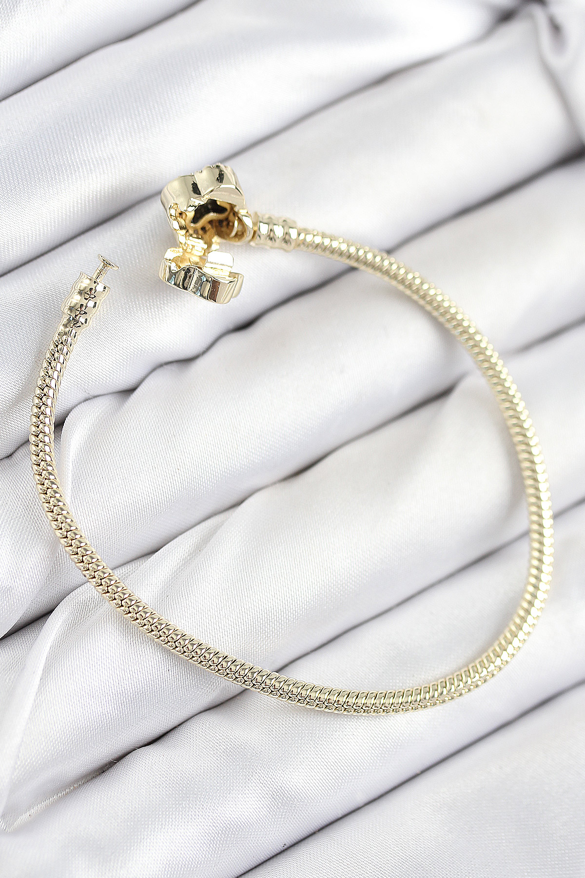 Pirinç Charm Zirkon Taşlı Yonca Model Gold Renk Kadın Bileklik 1