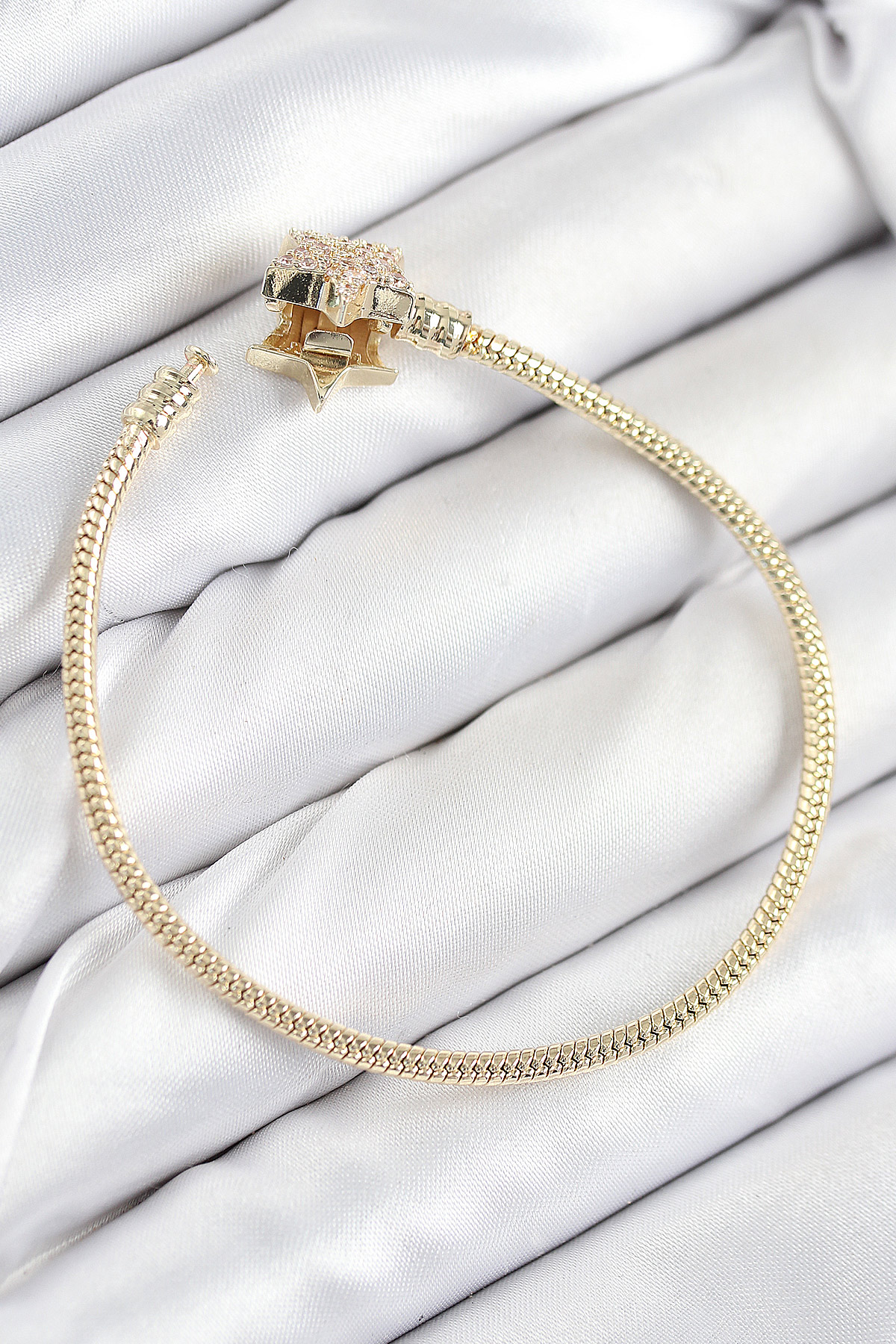 Pirinç Charm Zirkon Taşlı Yıldız Model Gold Renk Kadın Bileklik 2