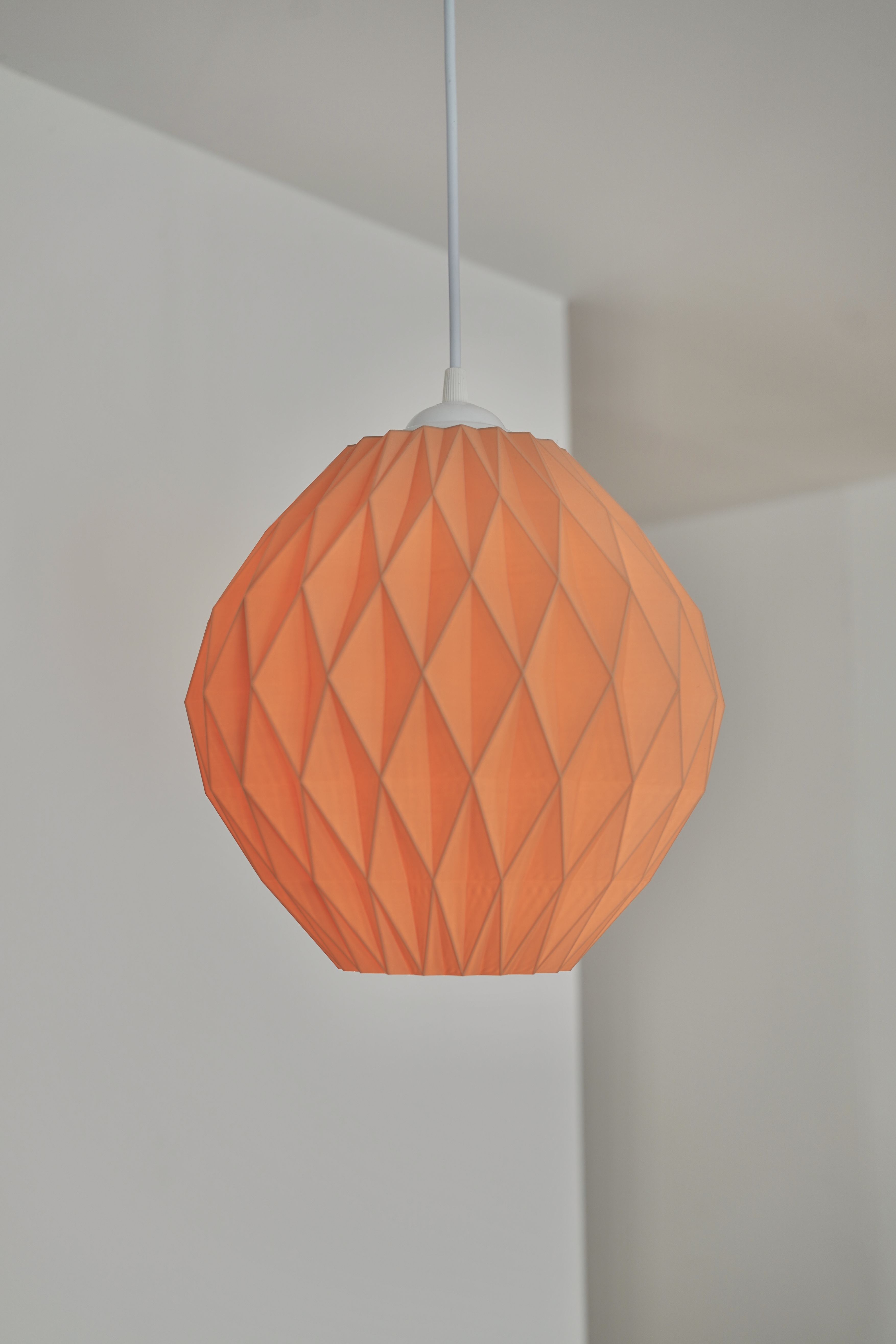 Prisma | İnce Elmas Desenli Geometrik Sarkıt Avize (25x24 cm) | Bioplastik E27 2