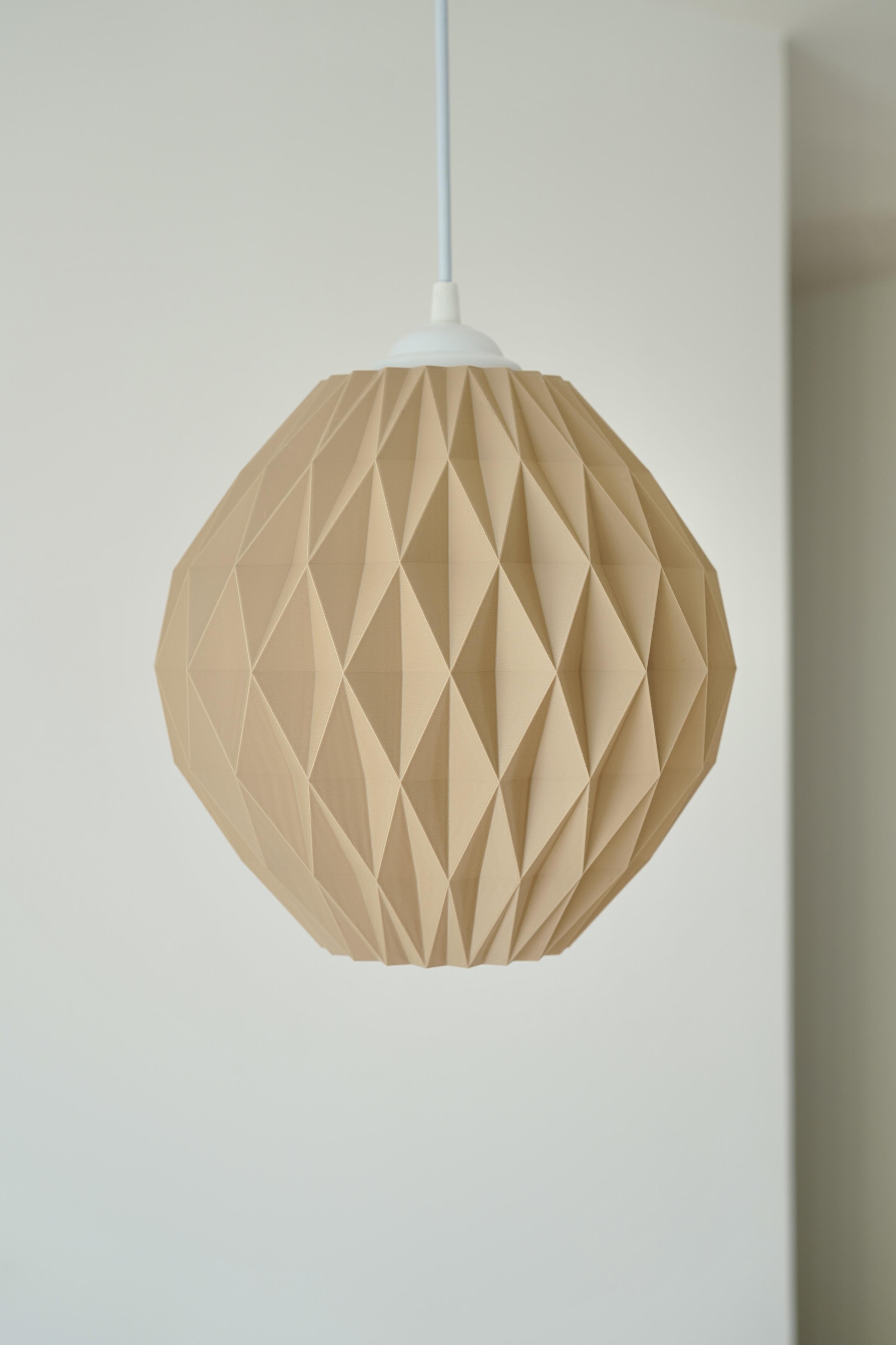 Prisma | İnce Elmas Desenli Geometrik Sarkıt Avize (25x24 cm) | Bioplastik E27